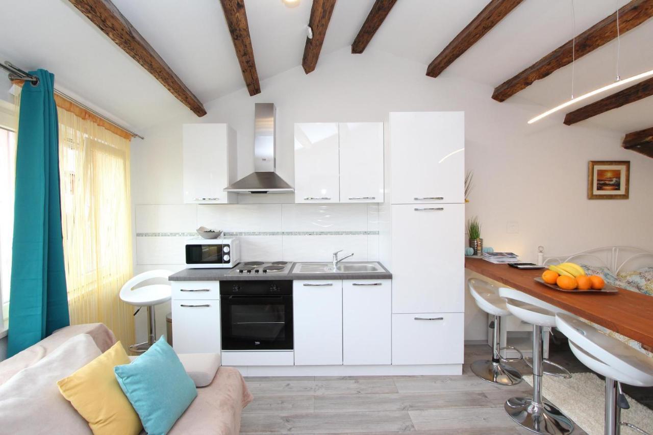 Studio Mira Rovinj Exteriör bild